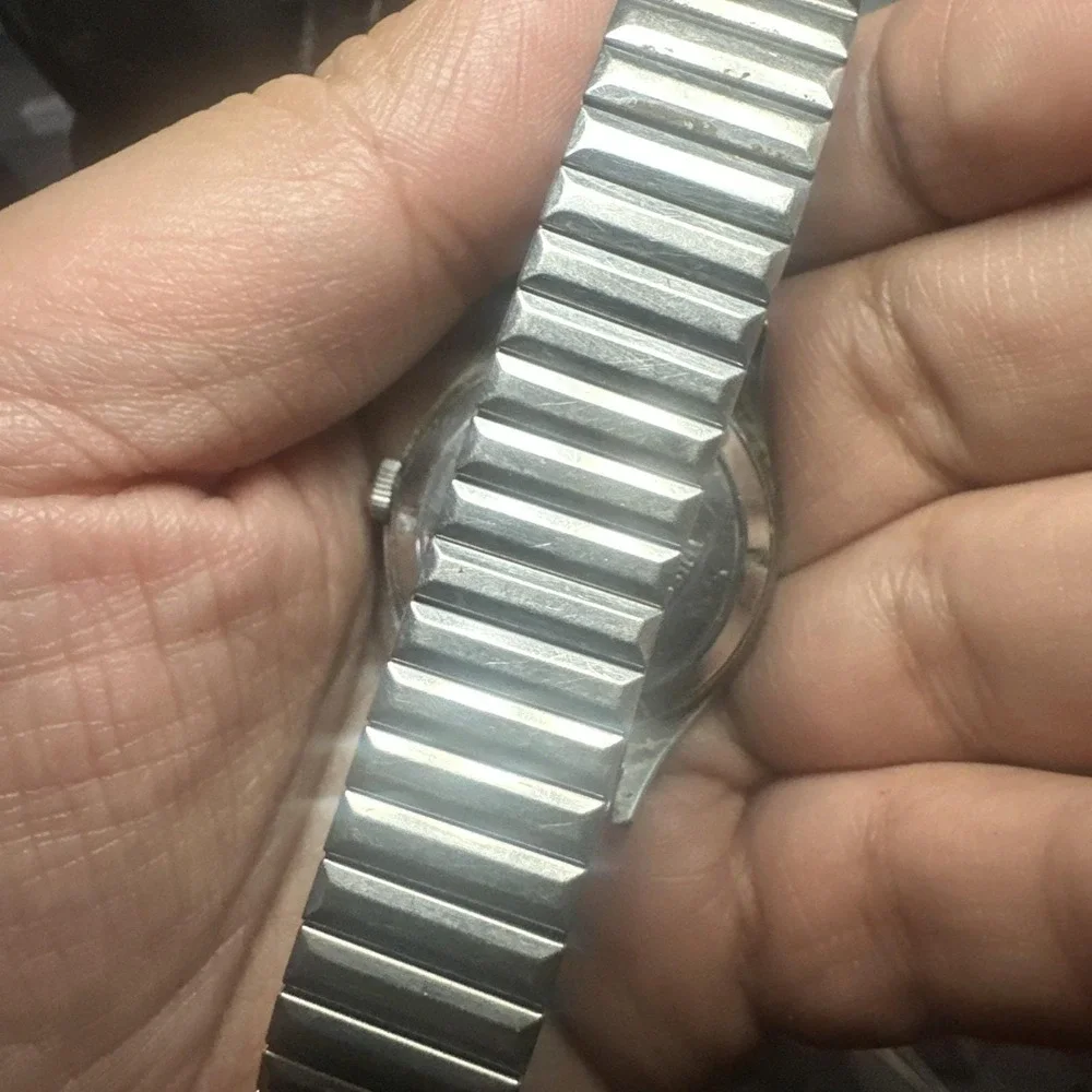 Vintage Vendome 17 Jewels Manual Wind Mens Watch 34MM Swiss Made Runs But Stops - Picture 6 of 10